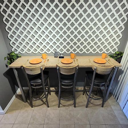Hi-Tek-Duplex A-Two 75In 4K Led Villa Charleston Luaran gambar