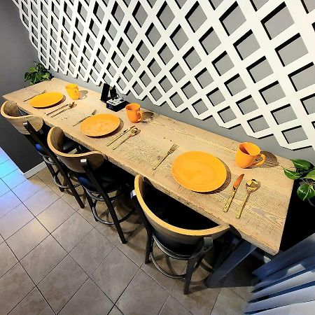 Hi-Tek-Duplex A-Two 75In 4K Led Villa Charleston Luaran gambar