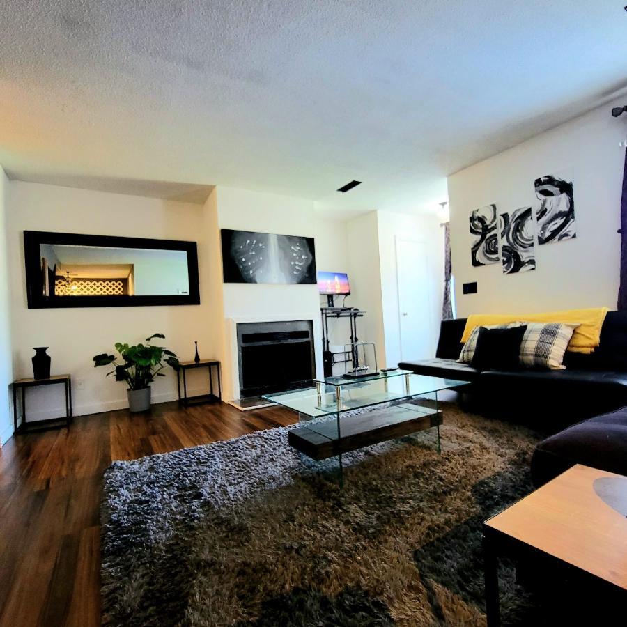 Hi-Tek-Duplex A-Two 75In 4K Led Villa Charleston Luaran gambar